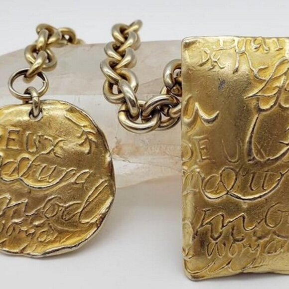 DONNA KARAN Vintage Gold Tone Belt Clip & Hanging Charm Medallion - Picture 7 of 16